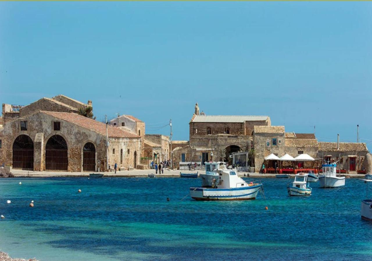 Tra Cielo E Mare - Spiaggia San Lorenzo Reitani ภายนอก รูปภาพ